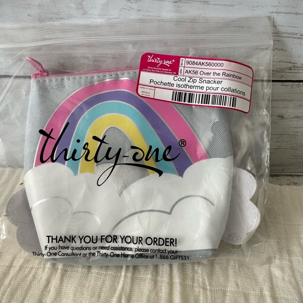 Thirty-One Rainbow Cool Zip Snacker